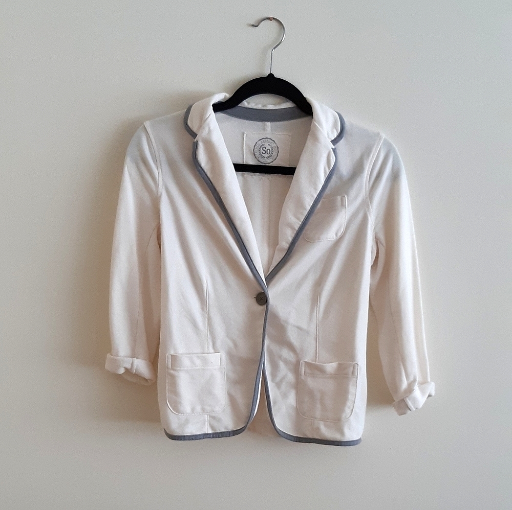 4/25$ 🌻 White cotton blazer with 3/4 sleeves
